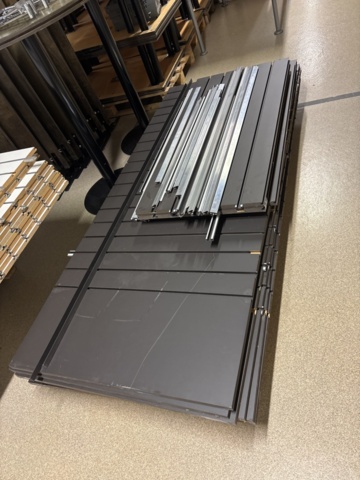 1372909-3 Frontväggar från Hestra i lackad svart