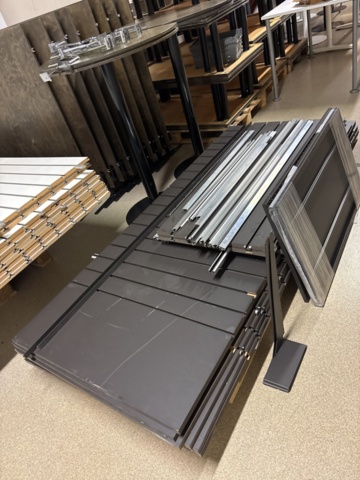 1372909-7 Frontväggar från Hestra i lackad svart