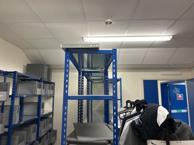 1361141-3 Lagerhyllor och skåp