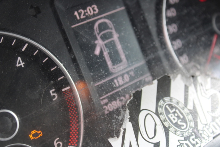 1409879-23 Volkswagen Caddy 1.6 TDI Manuell, 102hk, 2011 (rep. objekt)