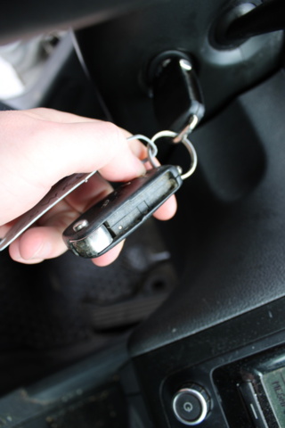 1409879-28 Volkswagen Caddy 1.6 TDI Manuell, 102hk, 2011 (rep. objekt)