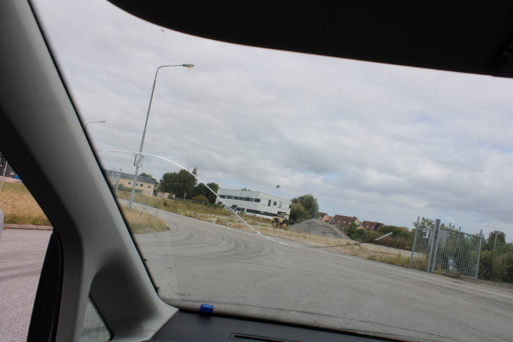 1409879-33 Volkswagen Caddy 1.6 TDI Manuell, 102hk, 2011 (rep. objekt)