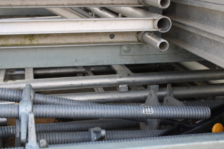 1409881-18 HAKI-aluminiumställning inkl släpvagn -2023