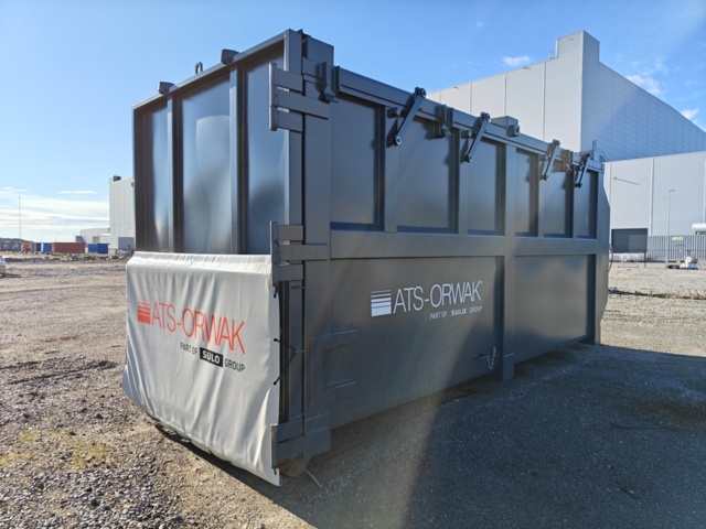 1409912-4 Komprimator anläggning med container och kärlvändare