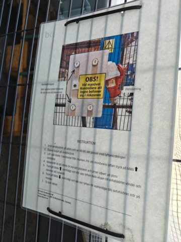 1409912-9 Komprimator anläggning med container och kärlvändare