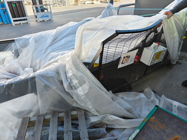 1409912-12 Komprimator anläggning med container och kärlvändare