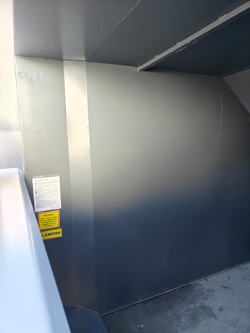 1409912-14 Komprimator anläggning med container och kärlvändare