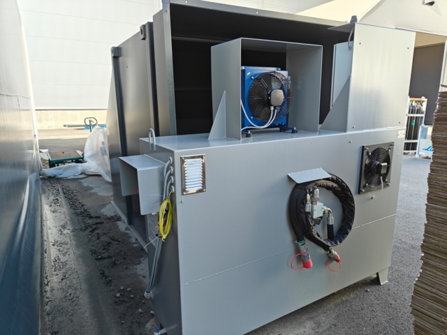 1409912-16 Komprimator anläggning med container och kärlvändare