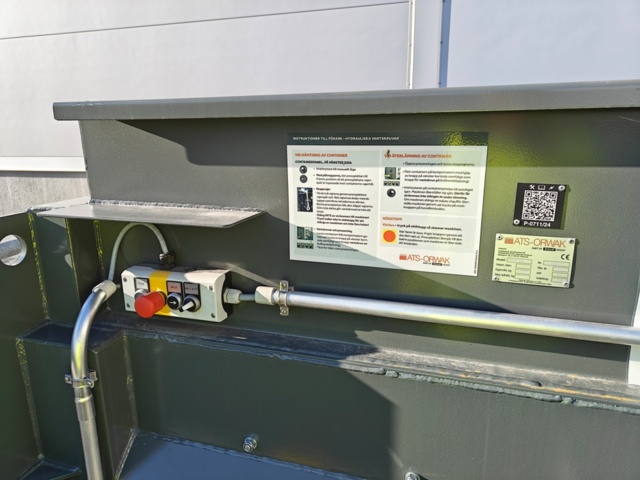 1409912-23 Komprimator anläggning med container och kärlvändare