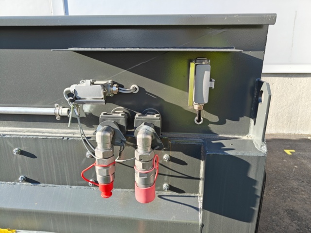 1409912-25 Komprimator anläggning med container och kärlvändare