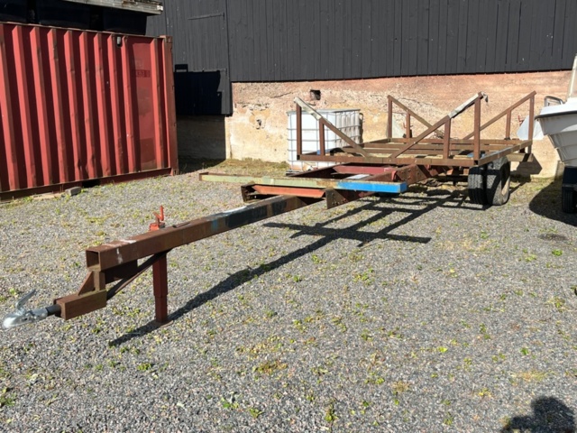 1255330-1 Båtvagn, stor modell