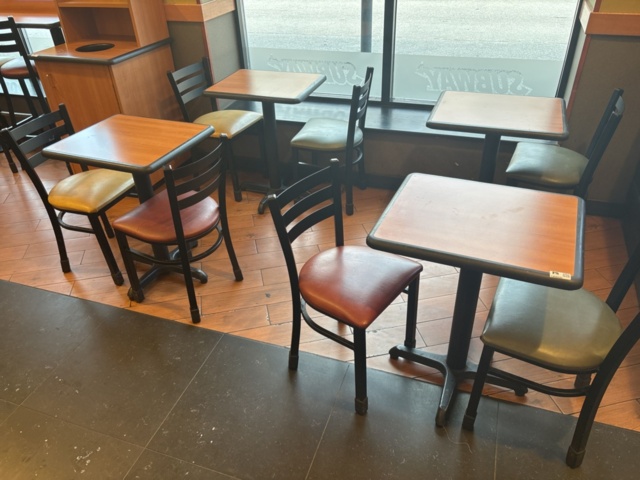 1308695-3 Restaurangmöblemang - Bord och stolar