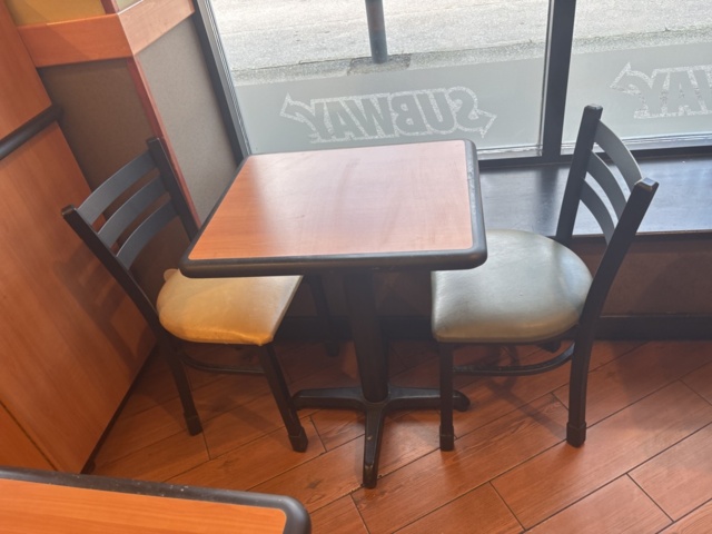 1308695-7 Restaurangmöblemang - Bord och stolar