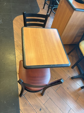 1308695-8 Restaurangmöblemang - Bord och stolar