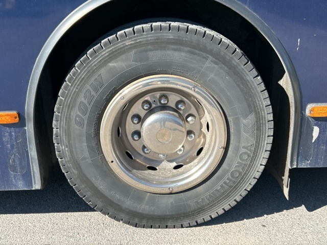 1361155-10 Limousine buss Volvo B12M Automat, -2005