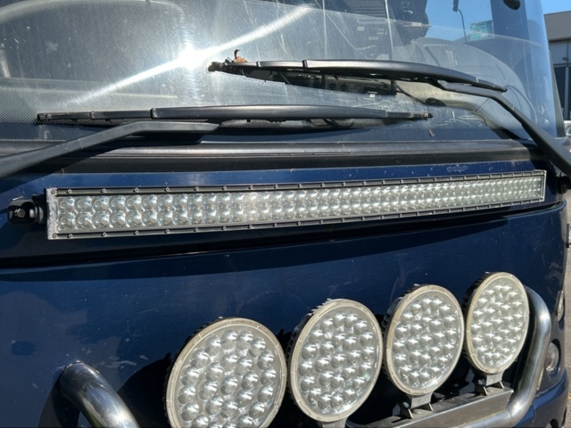 1361155-21 Limousine buss Volvo B12M Automat, -2005