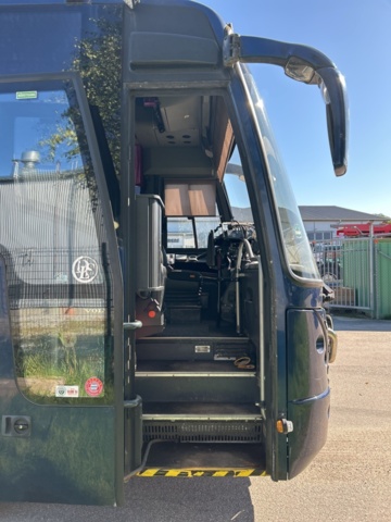 1361155-26 Limousine buss Volvo B12M Automat, -2005