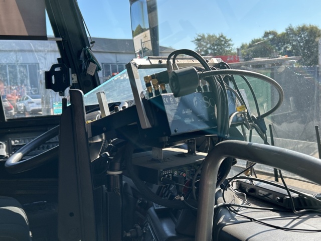 1361155-28 Limousine buss Volvo B12M Automat, -2005