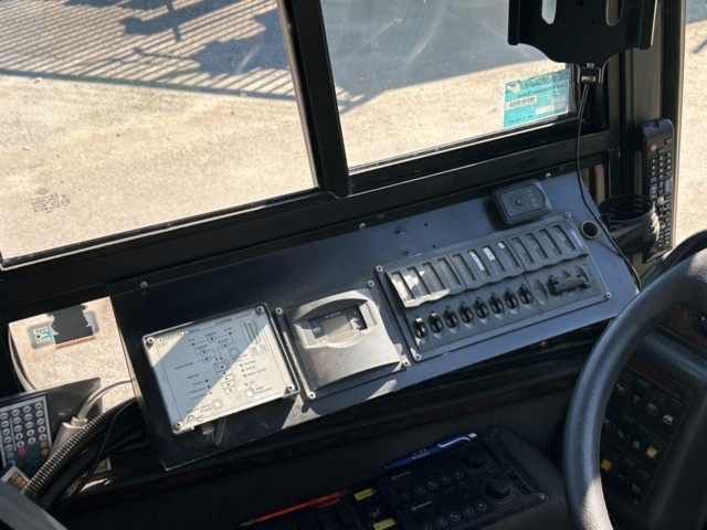 1361155-30 Limousine buss Volvo B12M Automat, -2005