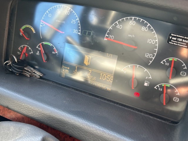 1361155-33 Limousine buss Volvo B12M Automat, -2005