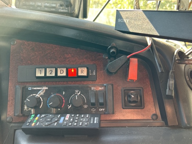 1361155-35 Limousine buss Volvo B12M Automat, -2005