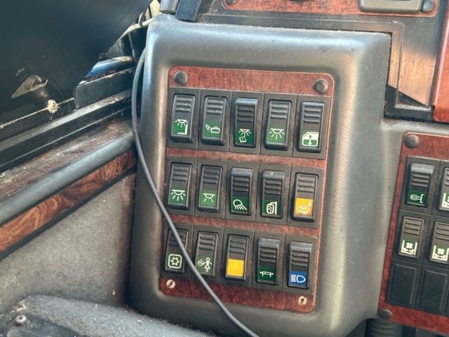 1361155-38 Limousine buss Volvo B12M Automat, -2005