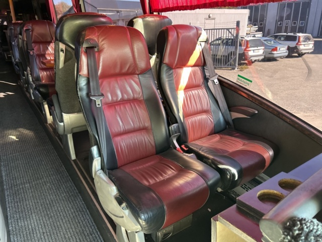 1361155-40 Limousine buss Volvo B12M Automat, -2005