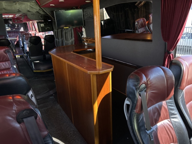 1361155-44 Limousine buss Volvo B12M Automat, -2005