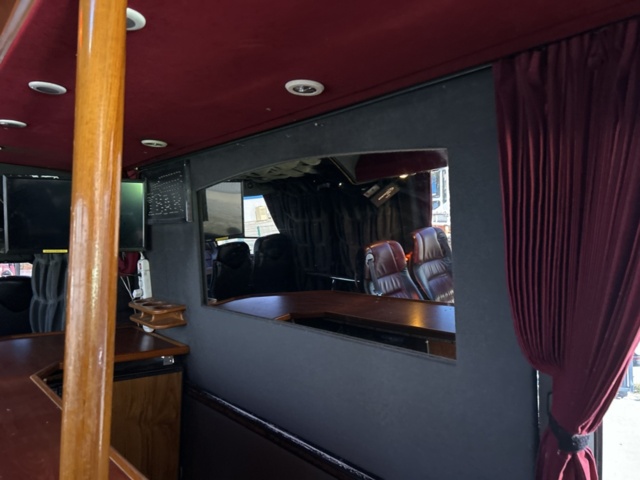 1361155-45 Limousine buss Volvo B12M Automat, -2005