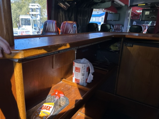 1361155-46 Limousine buss Volvo B12M Automat, -2005