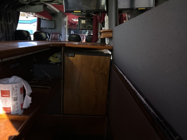 1361155-47 Limousine buss Volvo B12M Automat, -2005