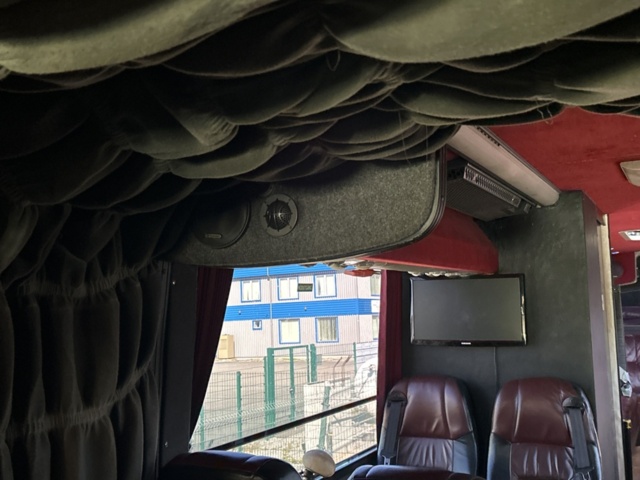 1361155-52 Limousine buss Volvo B12M Automat, -2005