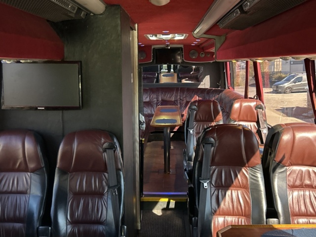 1361155-56 Limousine buss Volvo B12M Automat, -2005