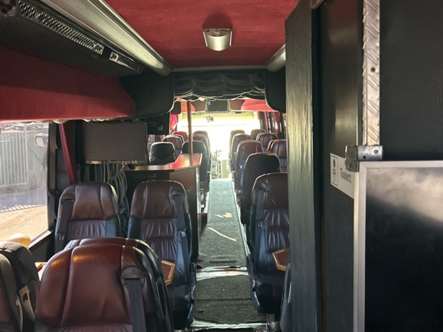 1361155-61 Limousine buss Volvo B12M Automat, -2005