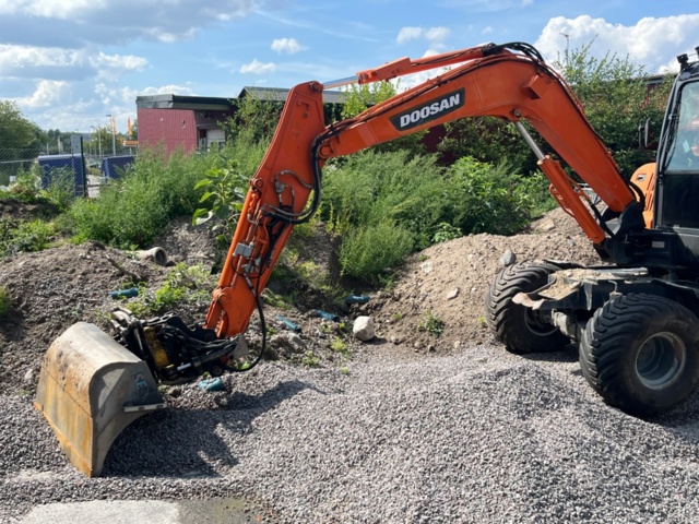 1410018-5 Hjulgrävare, Doosan DX55W med tillbehör -2015