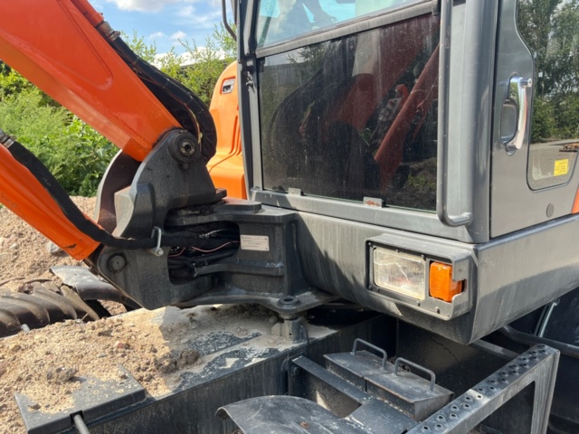 1410018-14 Hjulgrävare, Doosan DX55W med tillbehör -2015