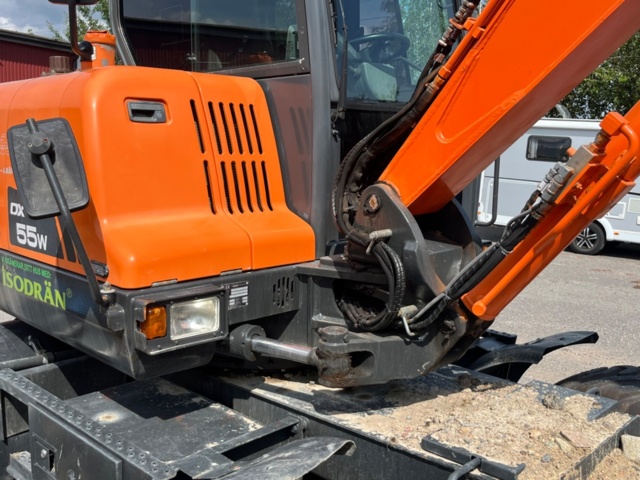 1410018-28 Hjulgrävare, Doosan DX55W med tillbehör -2015