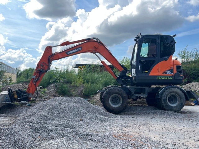1410018-66 Hjulgrävare, Doosan DX55W med tillbehör -2015
