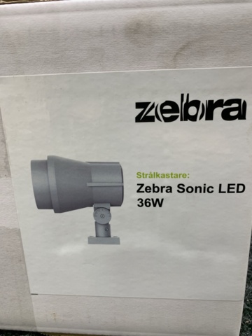 1410563-4 Strålkastare Zebra Sonic LED 36W 4000K Silver