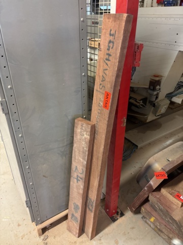 1386996-10 Parti med diverse ädelträ - bl.a. rosenträ