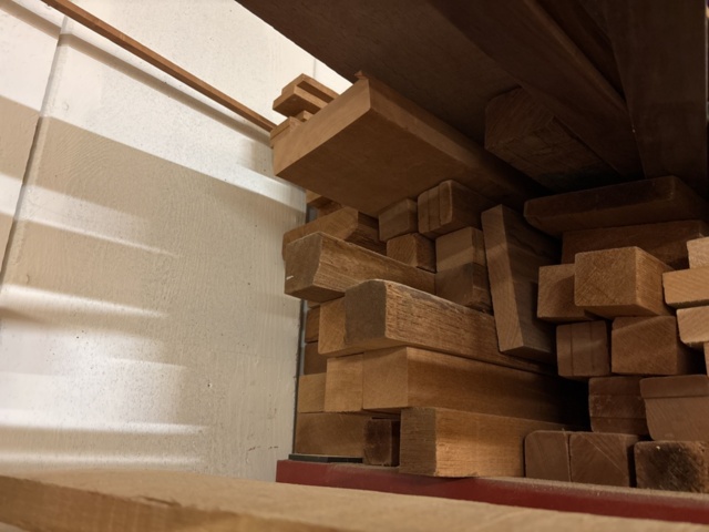 1386996-21 Parti med diverse ädelträ - bl.a. rosenträ