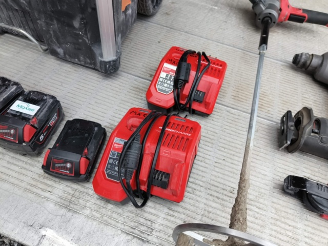 1331869-4 Milwaukee paket