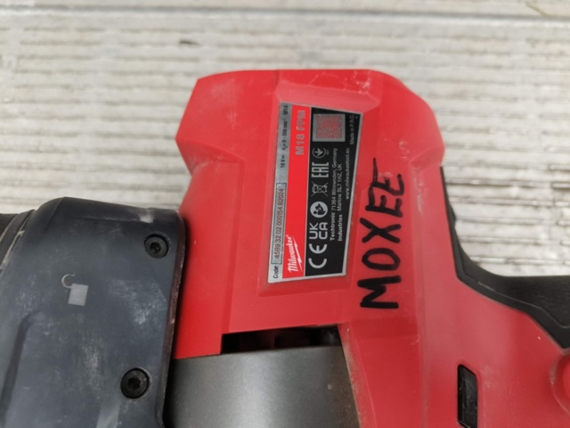 1331869-11 Milwaukee paket