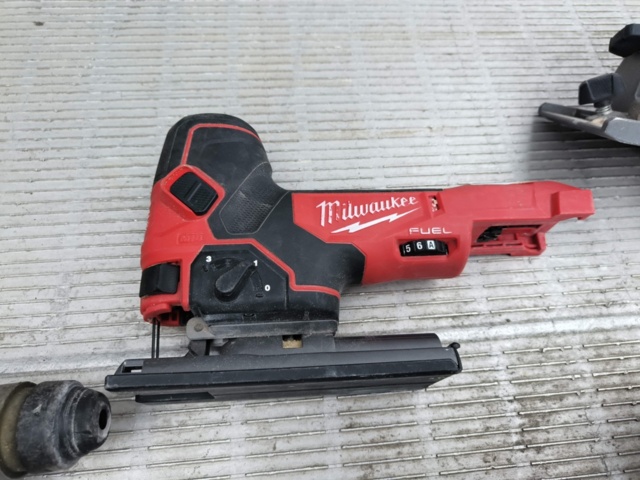 1331869-13 Milwaukee paket