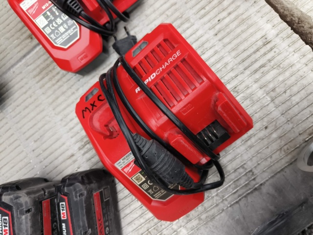 1331869-26 Milwaukee paket