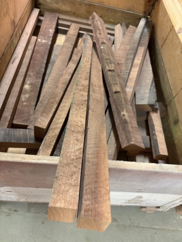 1386996-34 Parti med diverse ädelträ - bl.a. rosenträ