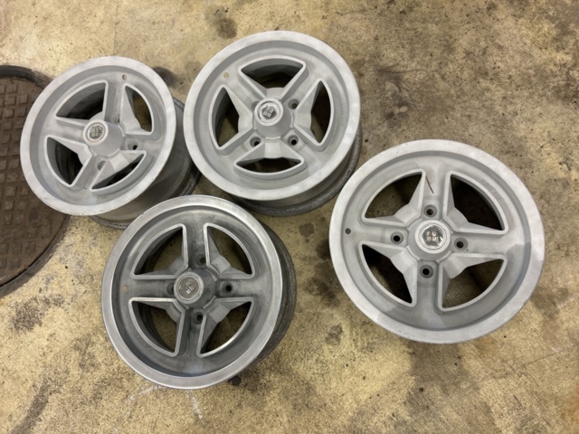 1378036-124 Veteranbilar 3st Toyota Celica (RA28, TA22, RA40) inkl. stor mängd reservdelar och tillbehör