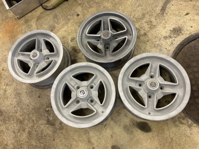 1378036-125 Veteranbilar 3st Toyota Celica (RA28, TA22, RA40) inkl. stor mängd reservdelar och tillbehör