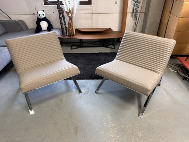 1411195-1 Skool Line i läder fåtöljer, krom / grå läder, 2 st