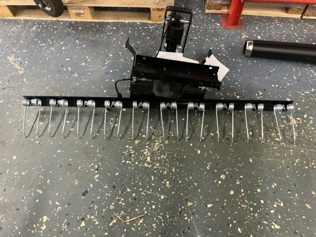 Rear attachment lift with rake for Stiga Park - PS Auction - We value ...